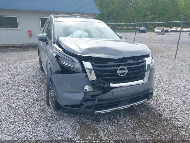 Nissan Pathfinder Platinum 4wd