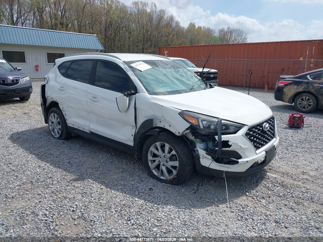 Salvage Hyundai TUCSON Image