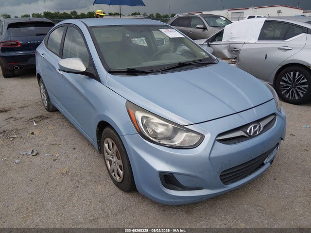 Salvage Hyundai ACCENT Image