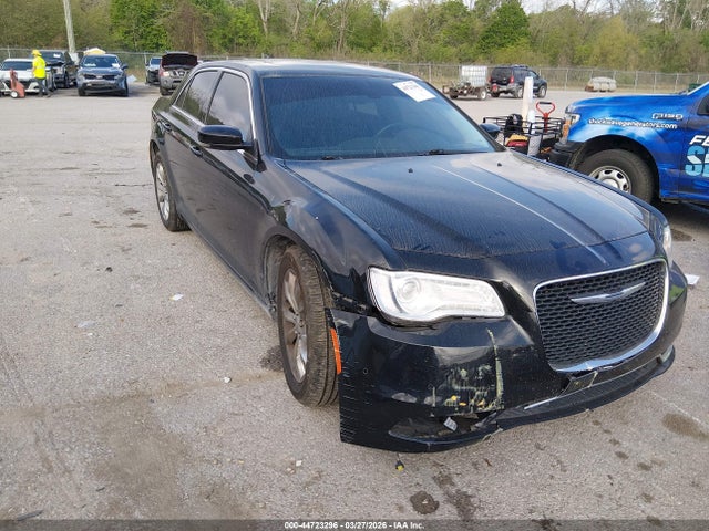 Salvage Chrysler 300 Image