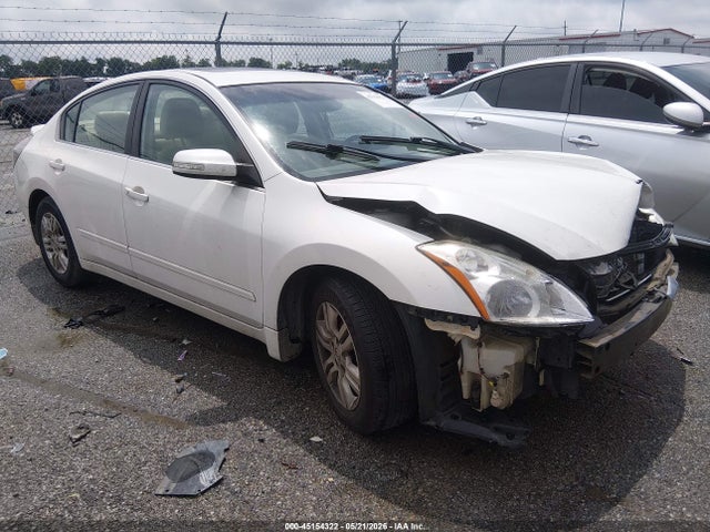 Salvage Nissan Altima Image