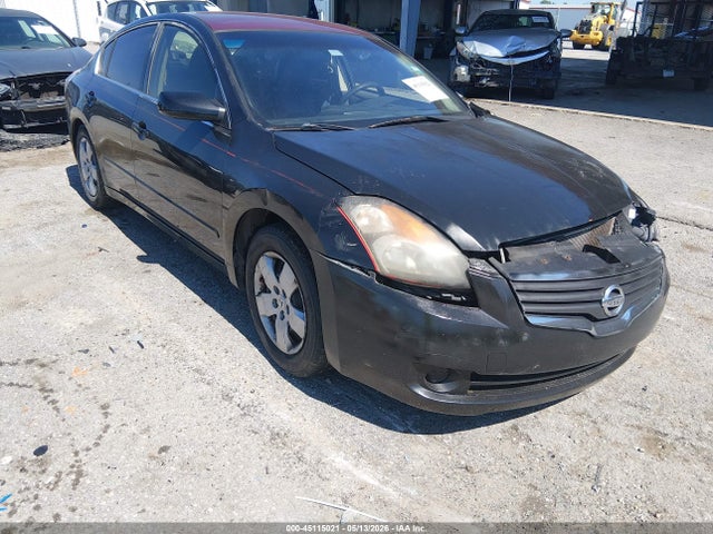 Salvage Nissan Altima Image