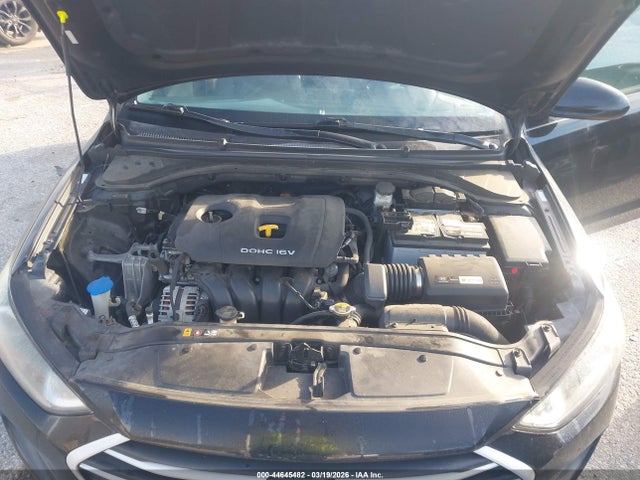 Hyundai ELANTRA Sel