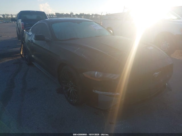 Salvage Ford Mustang Image