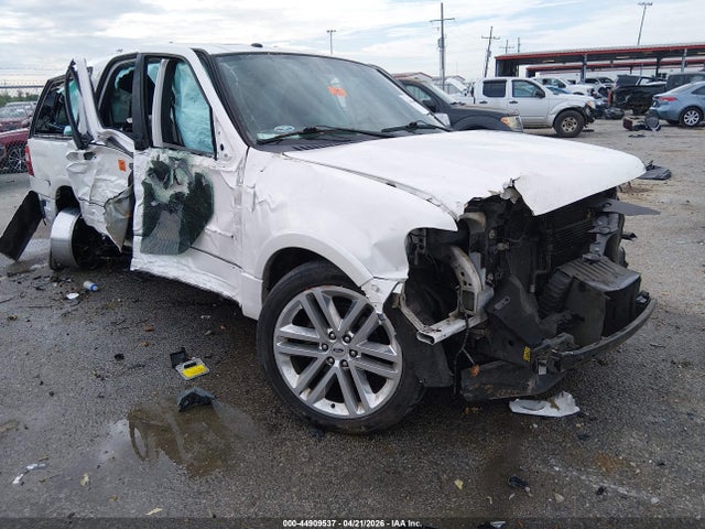 Salvage Ford Expedition Image