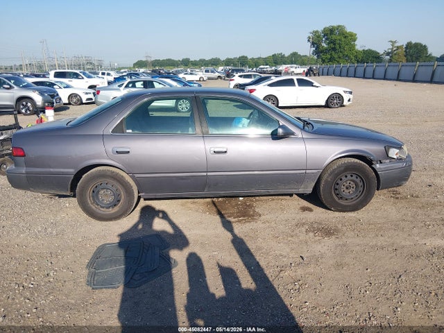 Toyota Camry Le