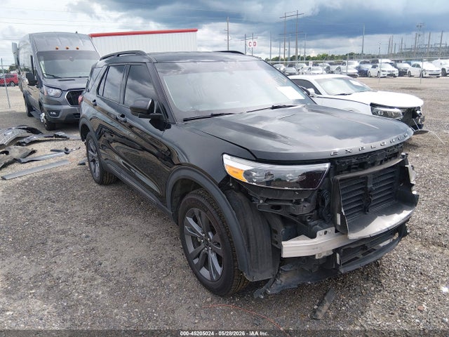 Salvage Ford Explorer Image