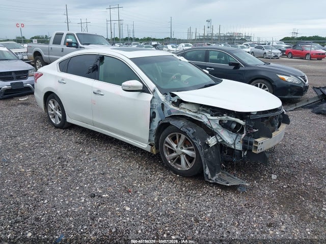 Salvage Nissan Altima Image