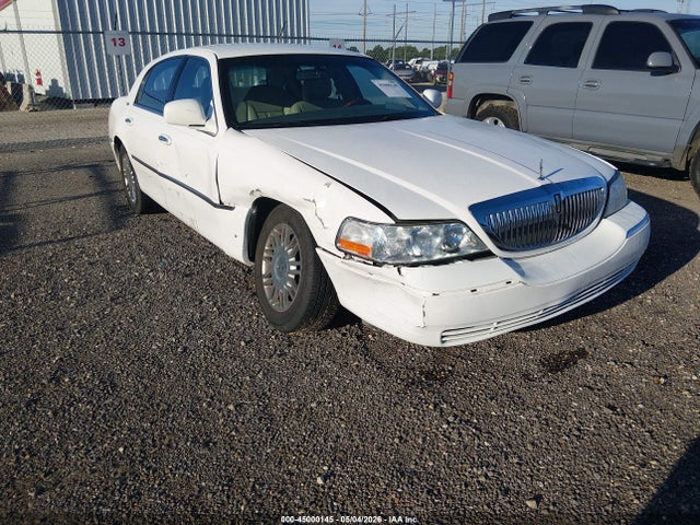 Salvage Lincoln Towncar Image