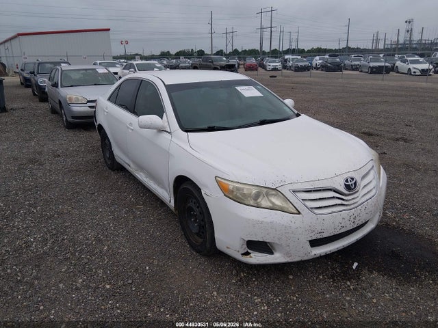 Salvage Toyota Camry Image