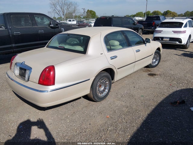 Lincoln Towncar Cartier