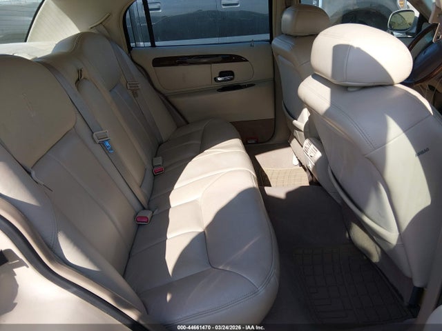 Lincoln Towncar Cartier