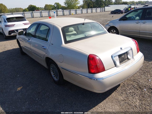 Lincoln Towncar Cartier