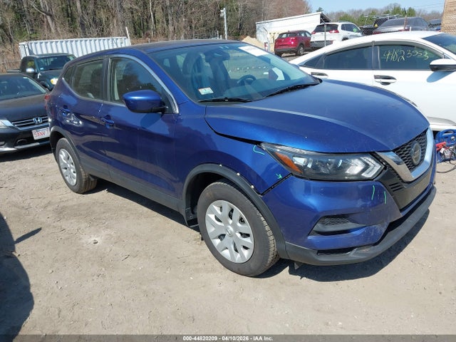 Salvage Nissan Rogue Image