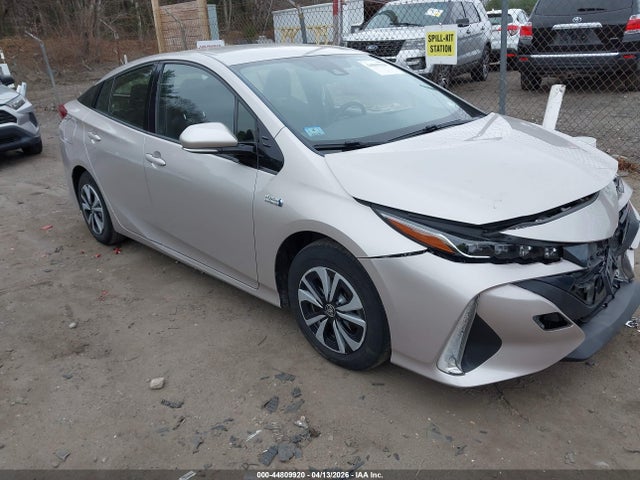 Salvage Toyota Prius Prime Image