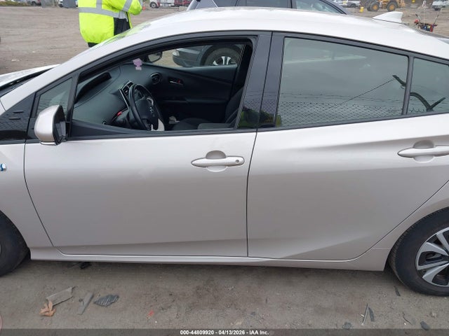 Toyota Prius Prime Plus