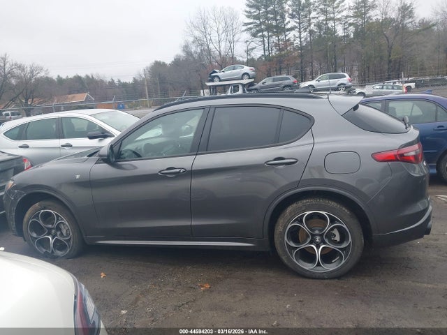 Alfa Romeo Stelvio Ti Awd