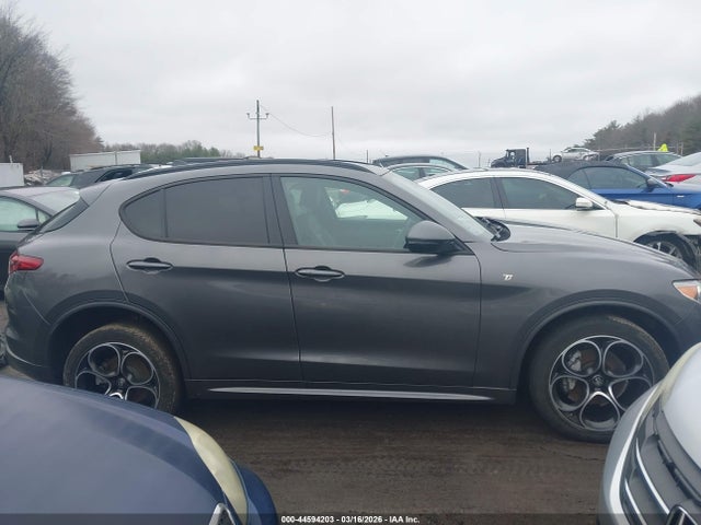 Alfa Romeo Stelvio Ti Awd