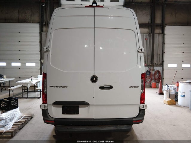 Mercedes-Benz Sprinter 2500 Standard Roof 4-cyl Gas