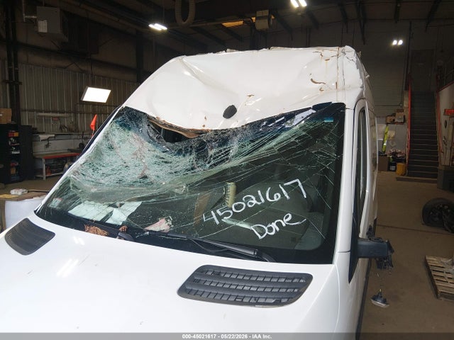Mercedes-Benz Sprinter 2500 Standard Roof 4-cyl Gas