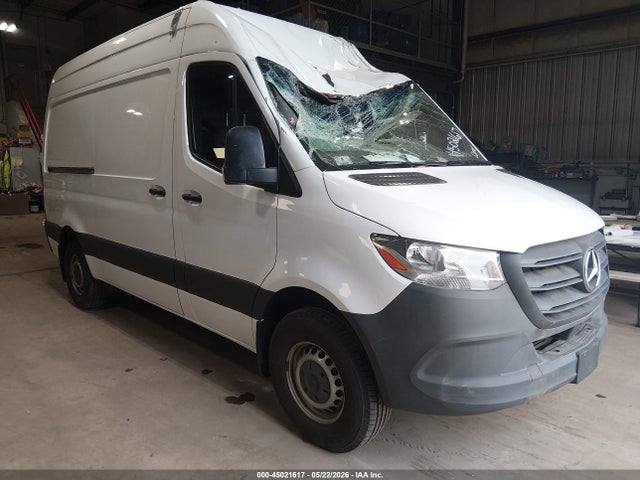Salvage Mercedes-Benz Sprinter 2500 Image