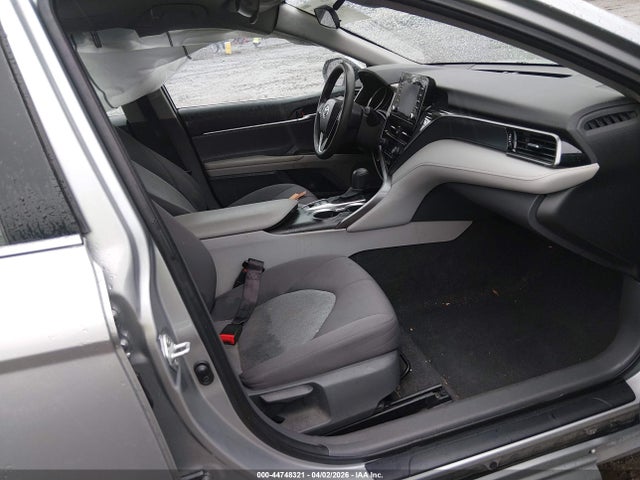 Toyota Camry Le Hybrid