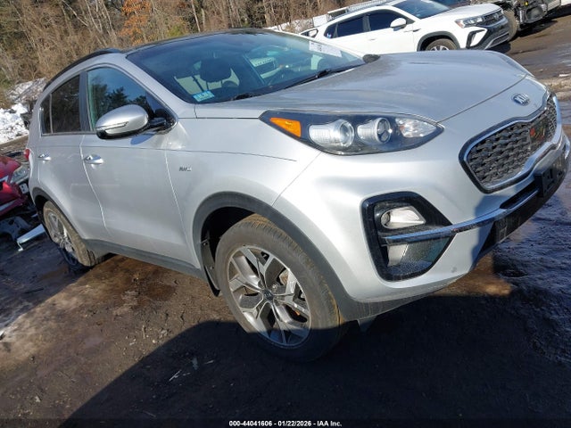 Salvage Kia Sportage Image