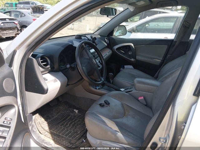 Toyota RAV4 Base V6