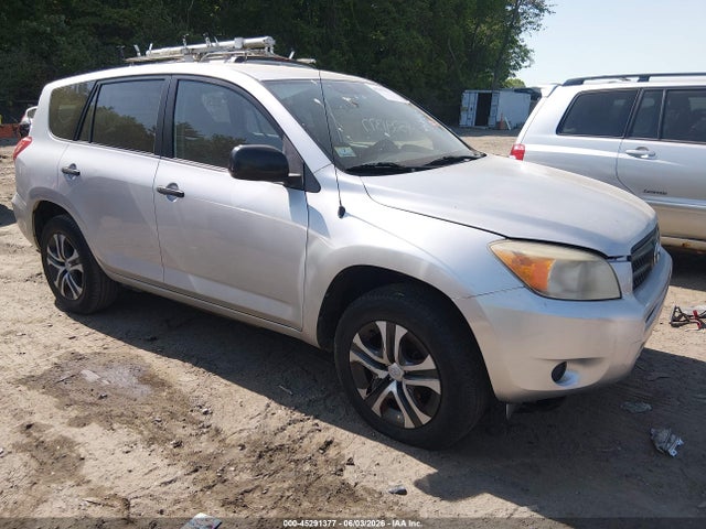 Salvage Toyota RAV4 Image