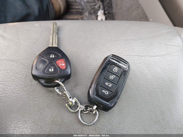 Toyota RAV4 Base V6