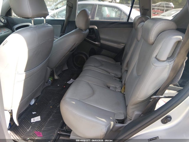 Toyota RAV4 Base V6