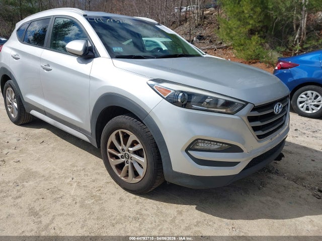 Salvage Hyundai TUCSON Image
