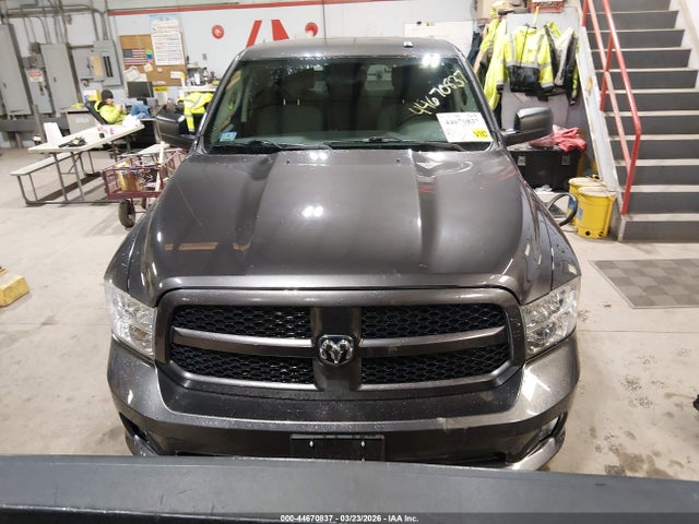 Ram 1500 Express  4x4 5'7 Box