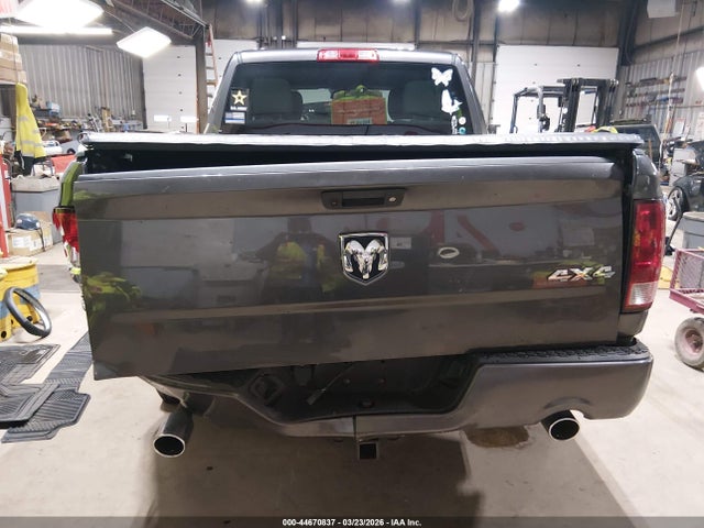 Ram 1500 Express  4x4 5'7 Box