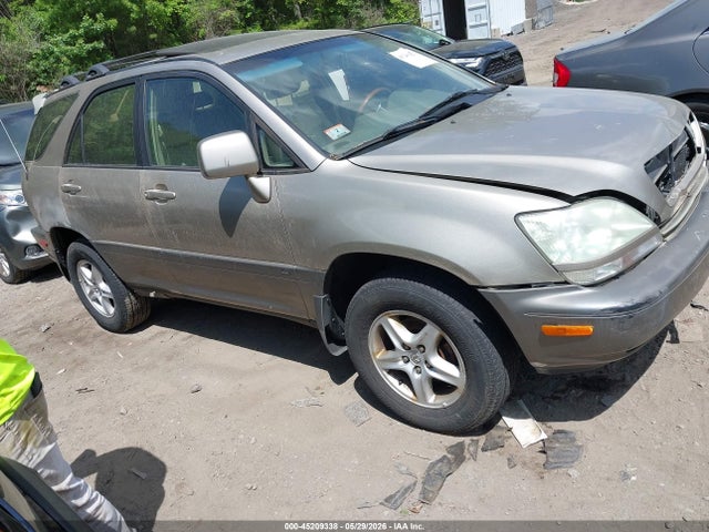 Salvage Lexus RX Image