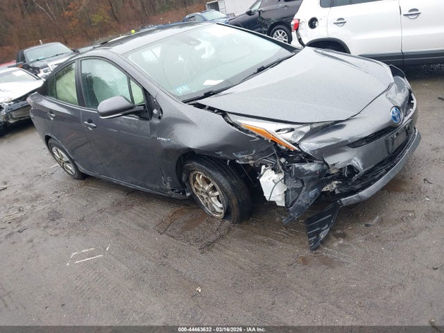 Salvage Toyota Prius Image