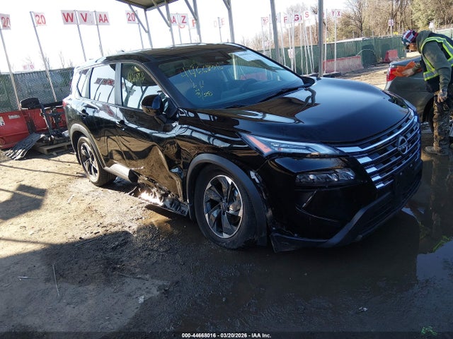 Salvage Nissan Rogue Image