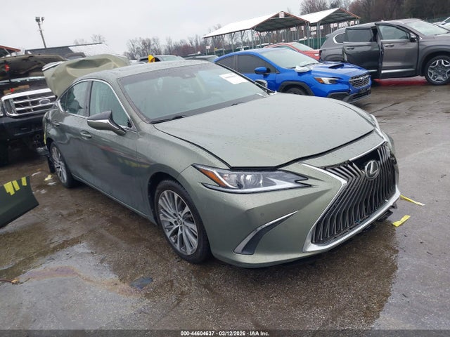 Salvage Lexus Es Image