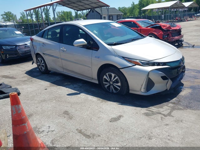 Salvage Toyota Prius Prime Image