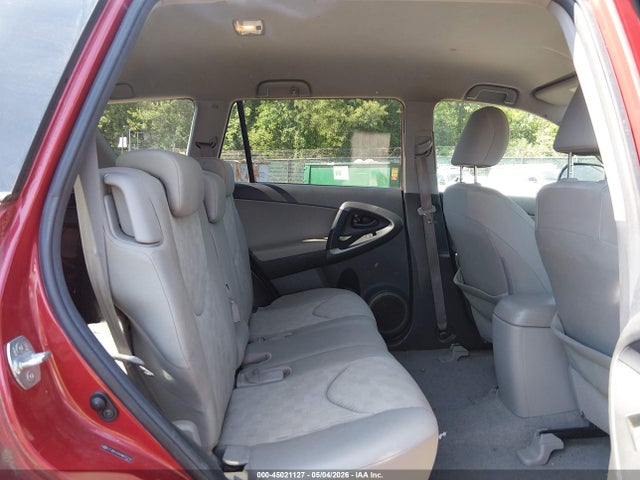 Toyota RAV4 Base V6