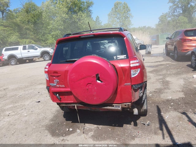 Toyota RAV4 Base V6
