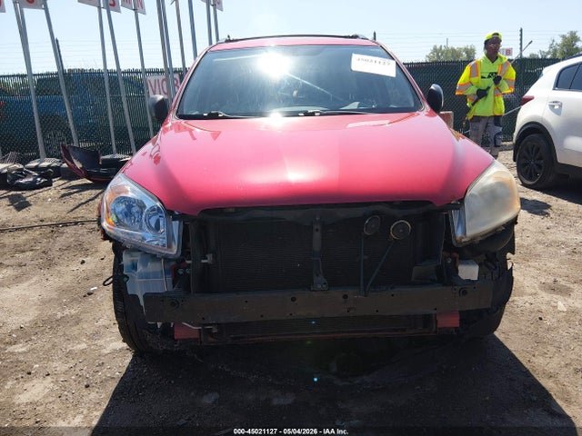 Toyota RAV4 Base V6