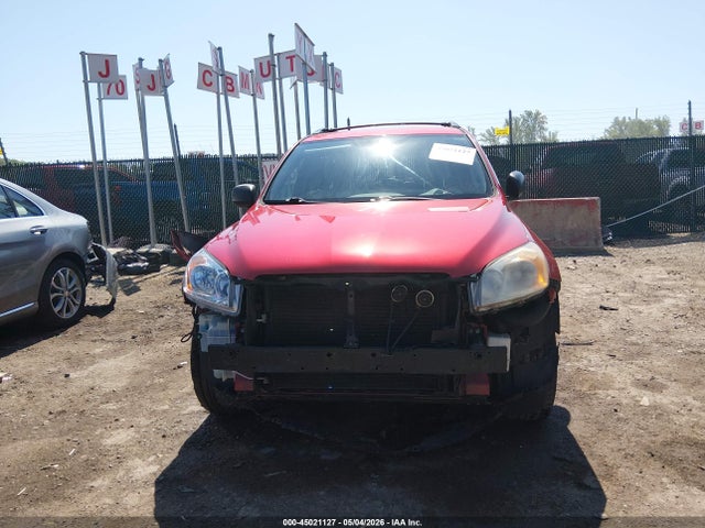 Toyota RAV4 Base V6