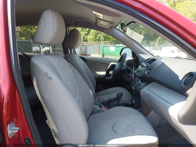 Toyota RAV4 Base V6