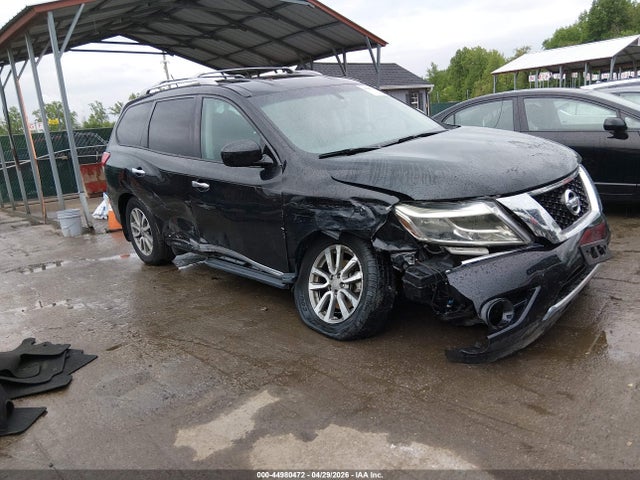 Salvage Nissan Pathfinder Image