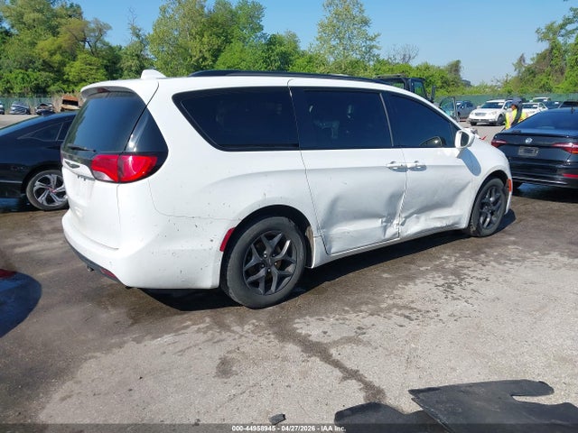 Chrysler Pacifica Touring L Plus
