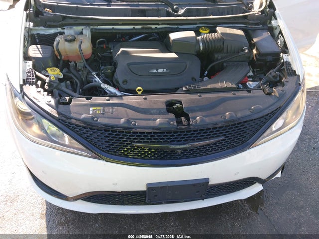Chrysler Pacifica Touring L Plus