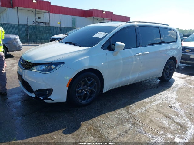 Chrysler Pacifica Touring L Plus