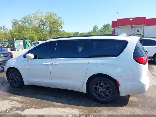 Chrysler Pacifica Touring L Plus