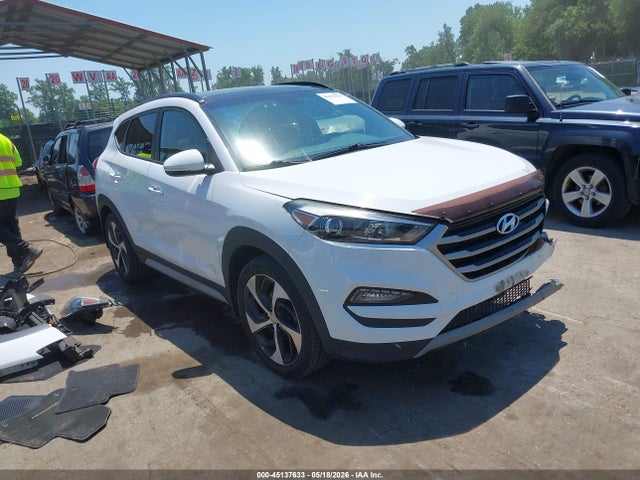 Salvage Hyundai TUCSON Image